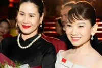 Cả showbiz Việt đi xem 'Mưa đỏ'
