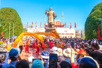 Ðất Võ dọc miền lễ hội xuân vui