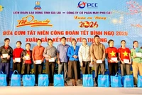 Ấm áp "Bữa cơm tất niên Công đoàn"
