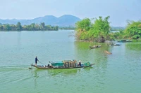 Làng chài bên dòng Krông Năng