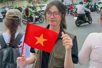 Những mầm xanh mọc lên từ đất bạc