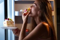 Ăn khuya có thể làm tăng nguy cơ rối loạn chuyển hóa