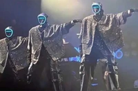 Robot Trung Quốc gây sốt mạng xã hội khi nhảy như dancer chuyên nghiệp