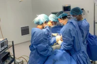 Hi hữu, bệnh nhân có tim nằm bên phải và nội tạng đảo ngược