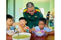 Mái ấm nội trú tiếp sức học trò vùng biên