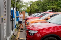 Bộ Công thương bổ sung quy định riêng về giá điện cho xe sạc điện