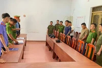 Bắt tạm giam 4 đối tượng chặn xe, đánh tài xế