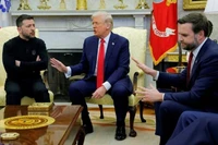 Tổng thống Mỹ Donald Trump ra lệnh tạm dừng mọi viện trợ quân sự cho Ukraine