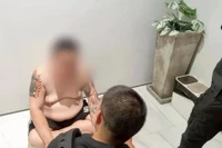 Đột kích hàng loạt biệt thự sang trọng, tóm gọn băng lừa đảo trực tuyến ở Thái Lan