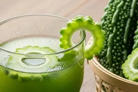 Nước ép khổ qua: lợi ích bất ngờ khi uống vào buổi sáng