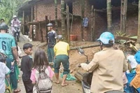 Mưa đá kéo dài 20 phút, hạt đá to hơn đầu ngón chân