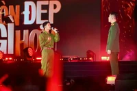 Tác giả ca khúc 'Còn gì đẹp hơn' được trao giải 'Cảm hứng Việt'