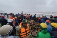 Thủ tướng chỉ đạo bảo đảm chỗ ở, không để người dân bị đói, rét sau bão số 10 và mưa lũ