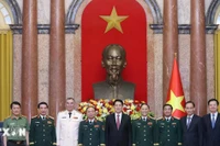 Chủ tịch nước trao quyết định thăng quân hàm cho sỹ quan Quân đội và Công an