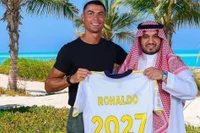 Ronaldo gia hạn hợp đồng với thu nhập 'khủng', thêm quyền lực ở Al-Nassr