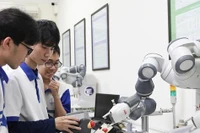 Tuyển sinh Đại học 2025: Lưu ý khi xét tuyển nhóm ngành vi mạch bán dẫn