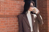 Giữ ấm nhưng vẫn thanh lịch với áo khoác blazer