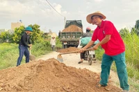 Những đảng viên “miệng nói, tay làm”