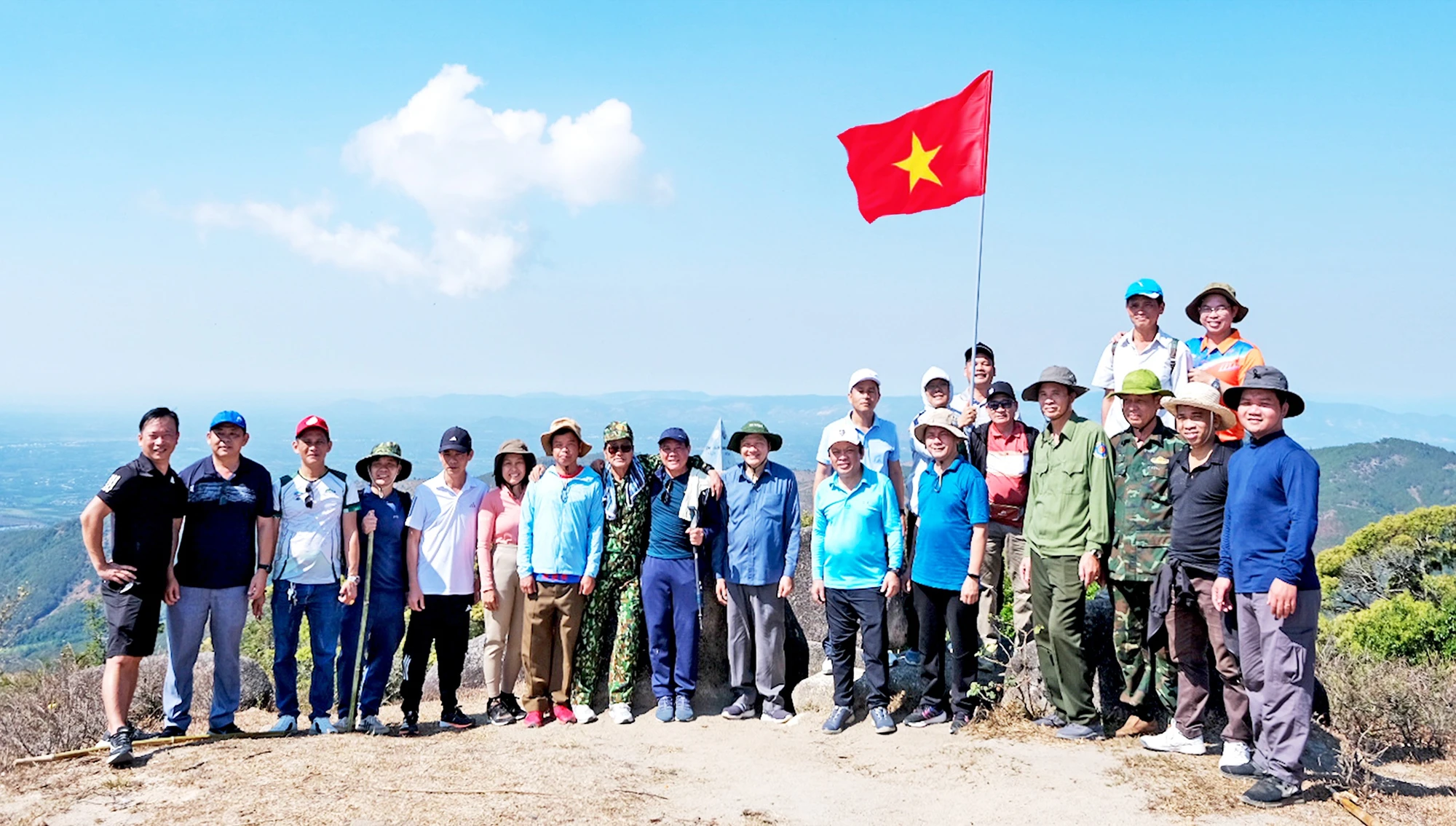 Chinh phục “nóc nhà phía Tây”