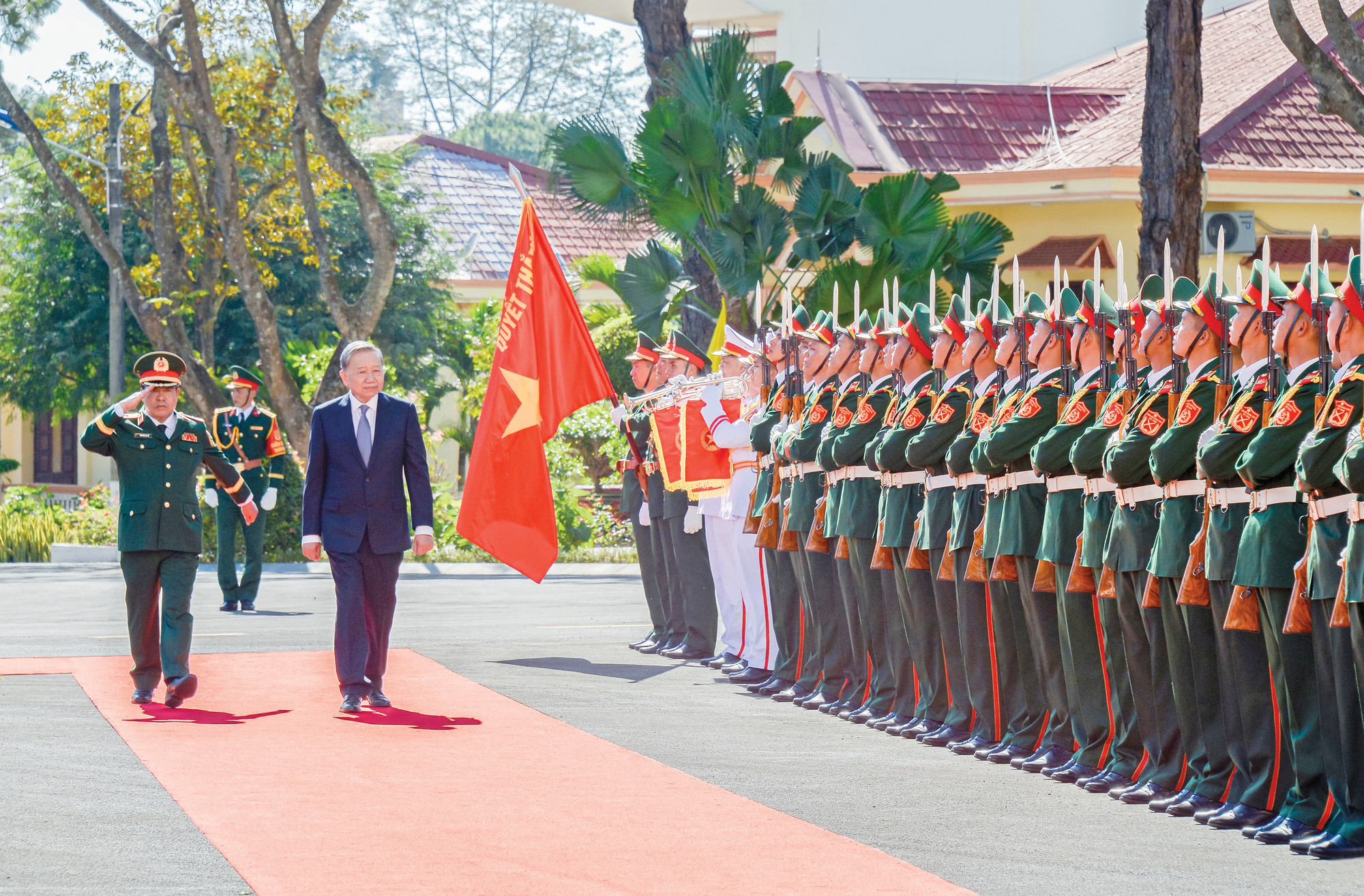 Tổng Bí thư thăm và làm việc tại Quân đoàn 34. 2-tbt-tran-ngang.jpg