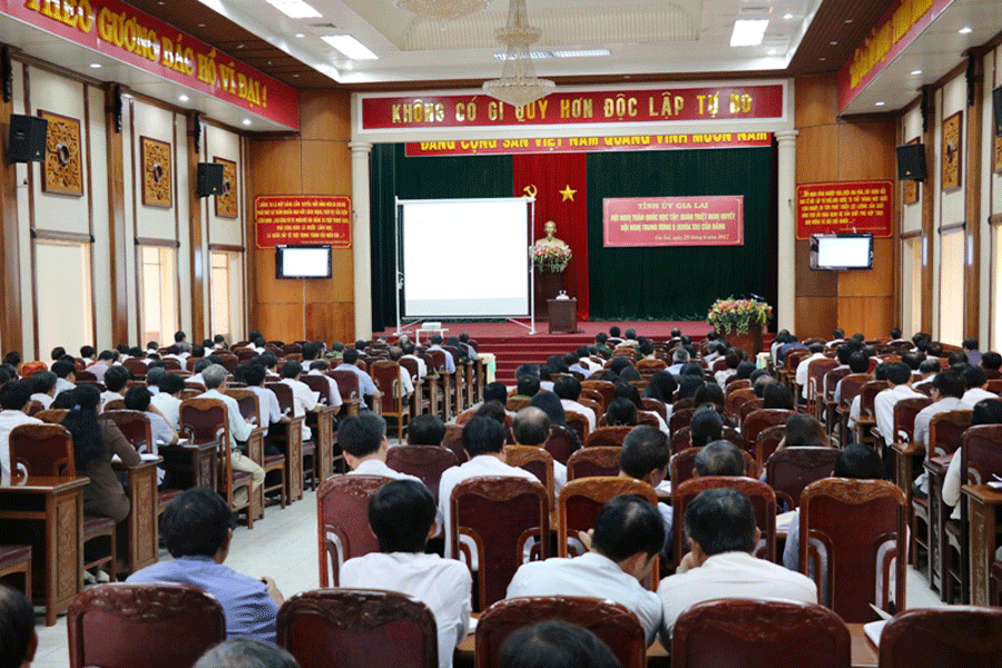 Các đại biểu là cán bộ chủ chốt trên địa bàn tỉnh dự hội nghị. Ảnh: H.T Các đại biểu là cán bộ chủ chốt trên địa bàn tỉnh dự hội nghị. Ảnh: H.T