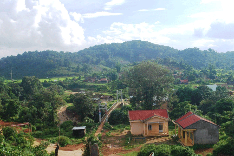 Một góc làng Kon Bông 1 nhìn từ trên cao. Ảnh: N.T