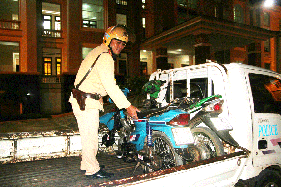 Công an TP. Pleiku đã tạm giữ nhiều phương tiện của các “quái xế”. Ảnh: V.N