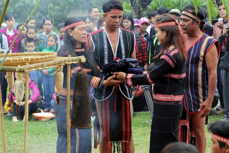 Với cộng đồng người ở Tây Nguyên, tục nối dây thật sự khiến nhiều người không hạnh phúc (ảnh minh họa).