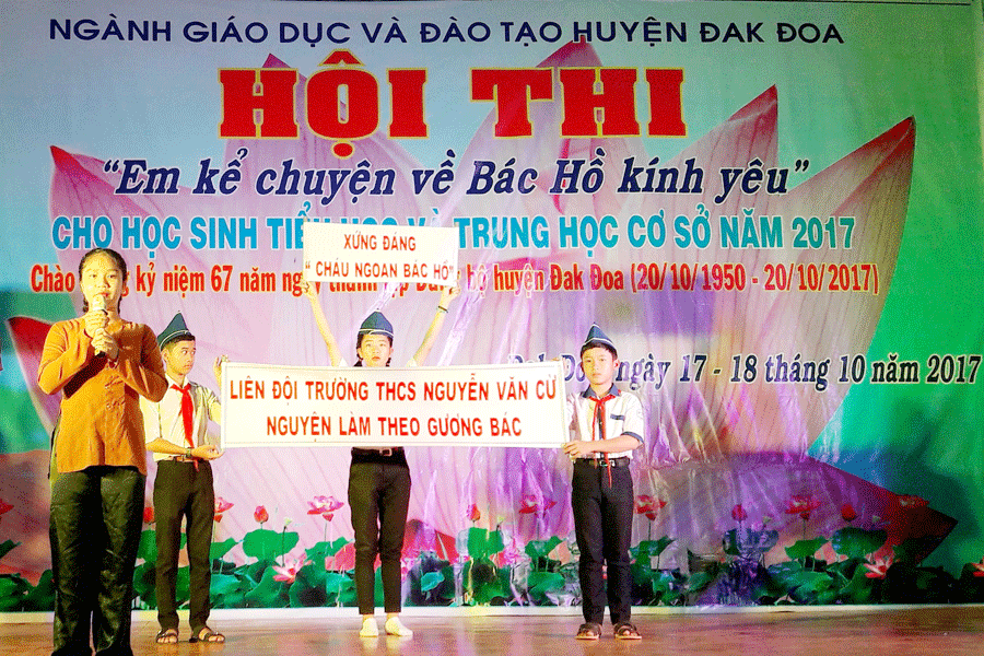 Thí sinh tham gia kể chuyện. Ảnh. Đ.Y Thí sinh tham gia kể chuyện. Ảnh. Đ.Y