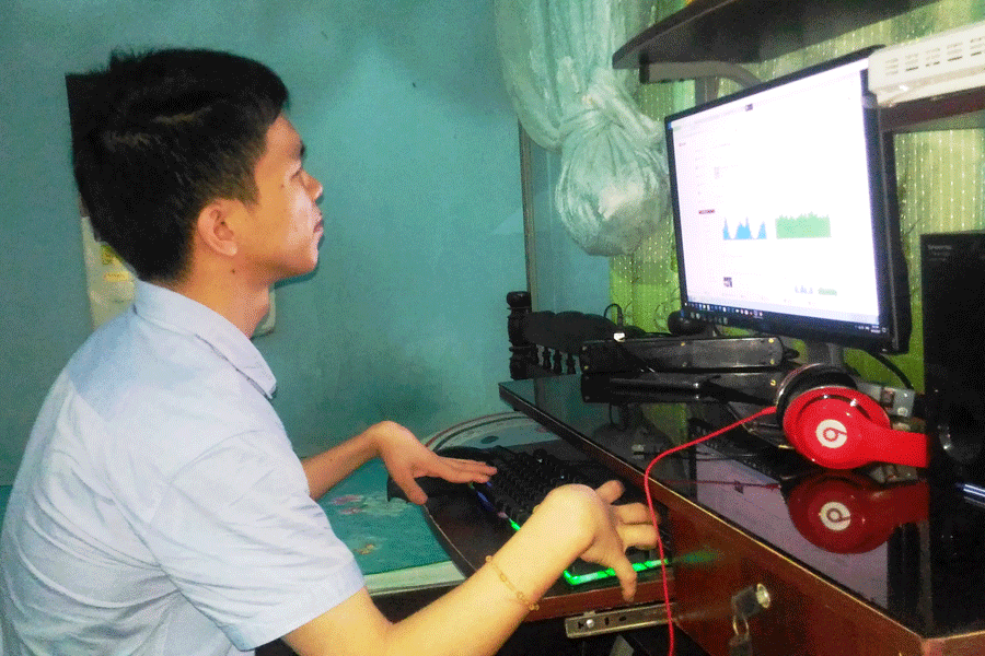 Châu Đức Tân, chàng trai khuyết tật luôn lạc quan, vượt lên khó khăn trong cuộc sống. Ảnh: L.H.H