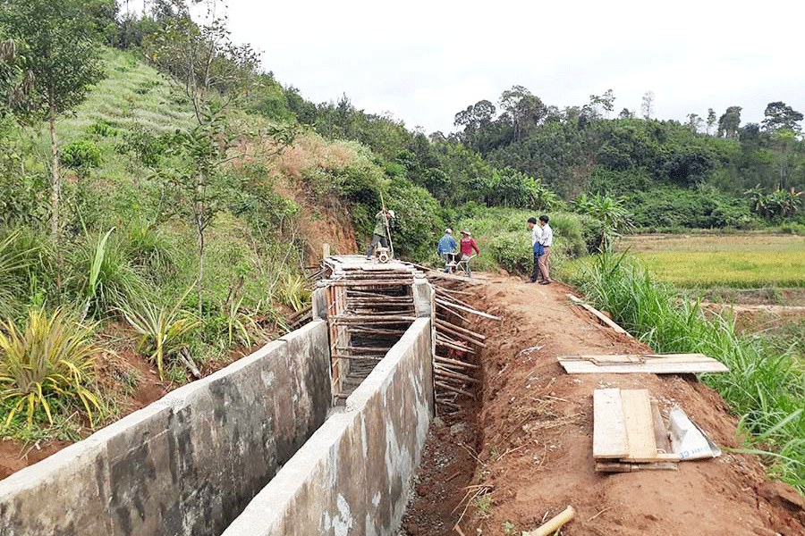 Đập Đak Pơ Dôk (xã Đak Sơ Mei) cung cấp nước tưới cho 25 ha ruộng của 3 làng trong xã. Ảnh: N.T