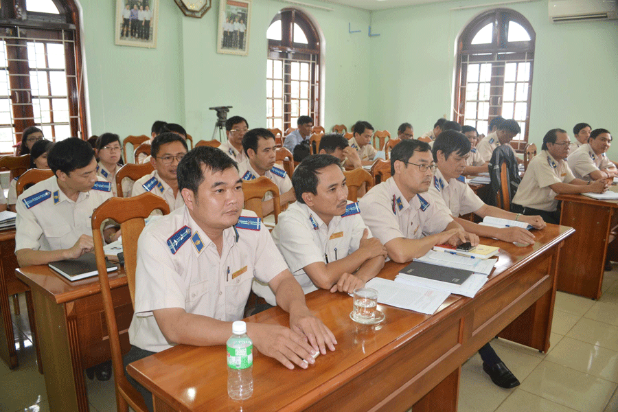 Lực lượng chấp hành viên thi hành án dân sự tỉnh. Ảnh: H.C Lực lượng chấp hành viên thi hành án dân sự tỉnh. Ảnh: H.C