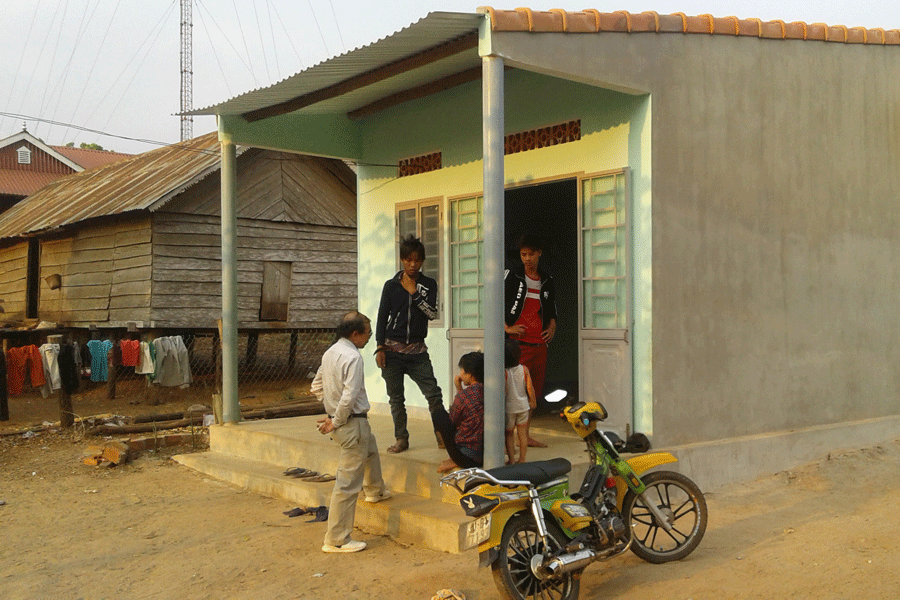 Nhà chị Chueng ở làng Hlang 2, xã Yang Nam. Ảnh: L.V.N