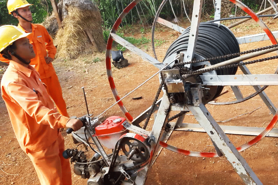 Máy thu hồi dây tận dụng từ thiết bị cũ mang lại hiệu quả cao. Ảnh: N.G