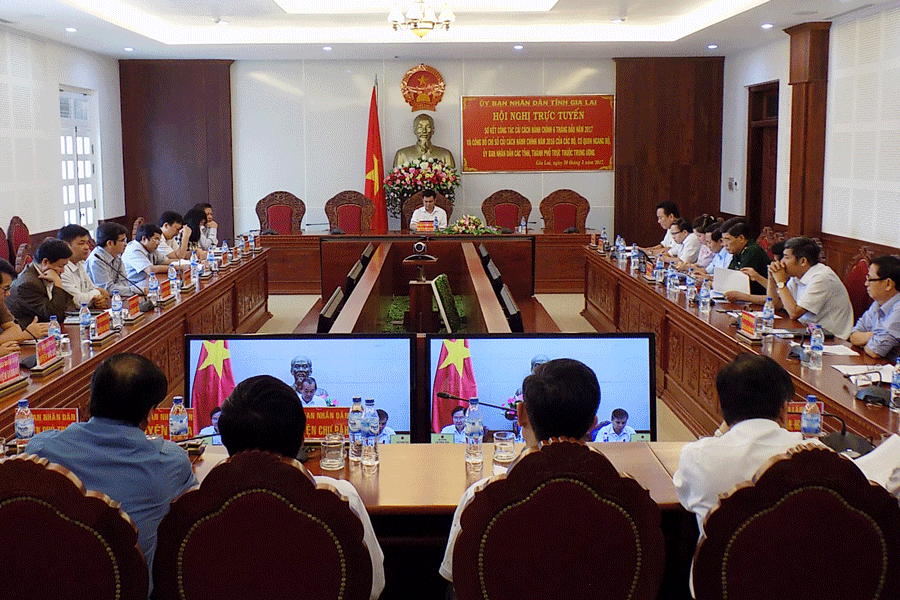 Hội nghị trực tuyến sơ kết công tác CCHC. Ảnh: L.T