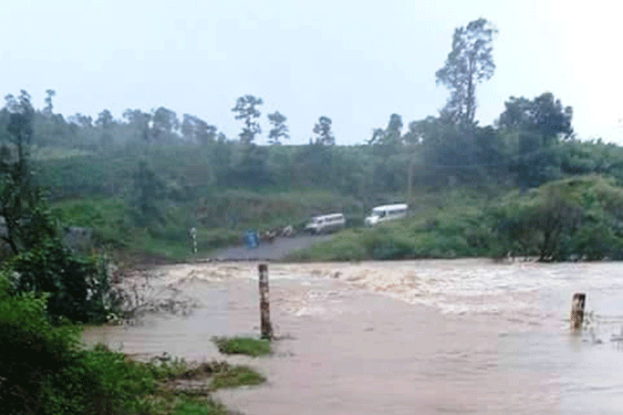 Mưa lũ làm cô lập 5 xã phía Đông sông Ayun