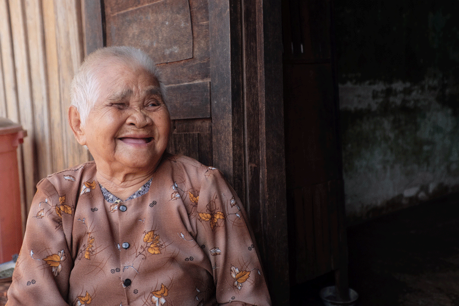 Cụ Phạm Thị Làm là một trong những người Kinh tiên phong lập nghiệp trên mảnh đất Gia Lai. Ảnh: N.T Cụ Phạm Thị Làm là một trong những người Kinh tiên phong lập nghiệp trên mảnh đất Gia Lai. Ảnh: N.T