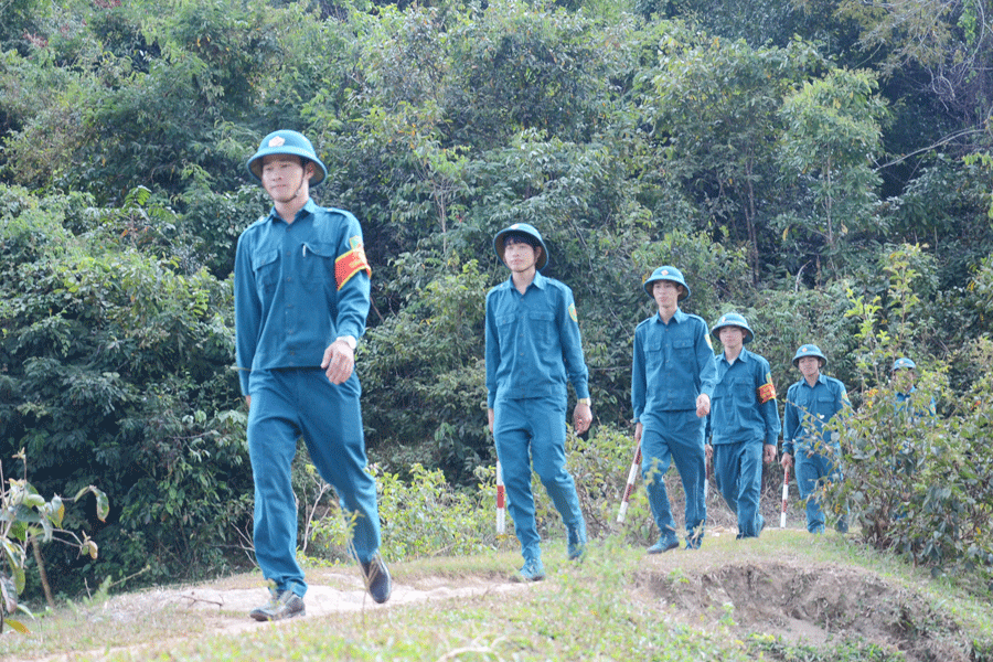 Lực lượng dân quân huyện Đức Cơ tuần tra kiểm soát địa bàn. Ảnh: V.H Lực lượng dân quân huyện Đức Cơ tuần tra kiểm soát địa bàn. Ảnh: V.H