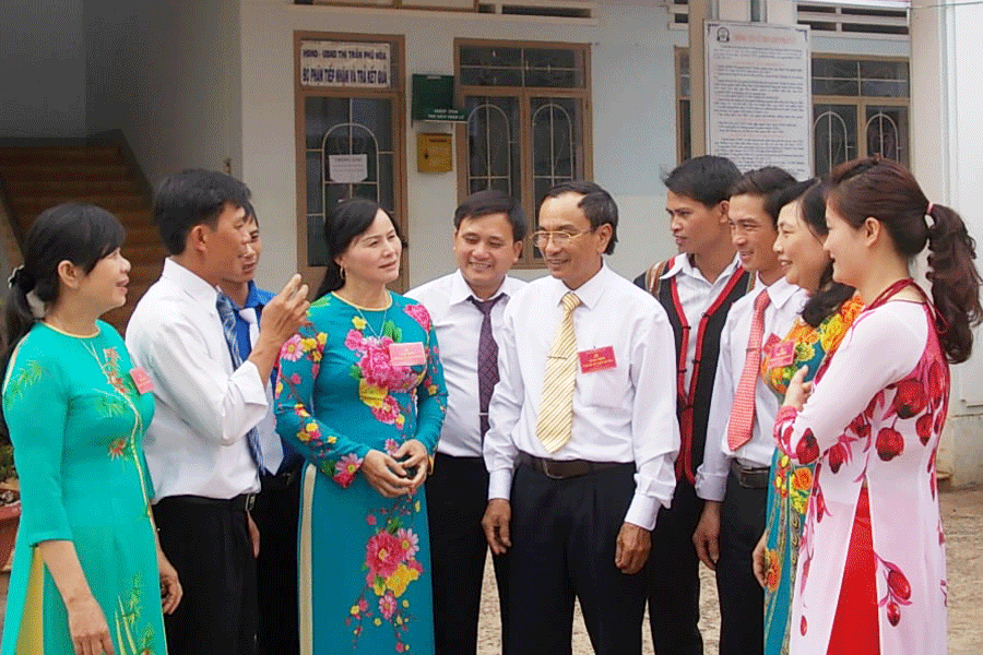 Trao đổi kinh nghiệm trong công tác xây dựng Đảng ở cơ sở. Ảnh: T.N Trao đổi kinh nghiệm trong công tác xây dựng Đảng ở cơ sở. Ảnh: T.N