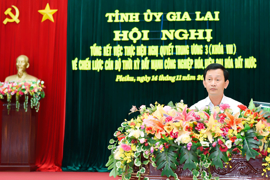 Bí thư Tỉnh ủy Dương Văn Trang phát biểu chỉ đạo tại hội nghị. Ảnh: Đ.T