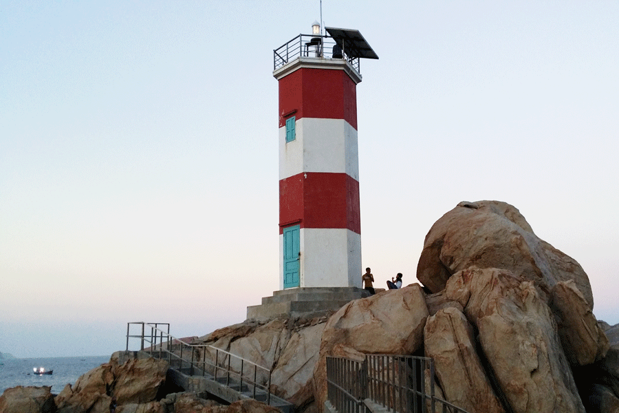 Ngọn hải đăng Gành Đèn. Ảnh: T.L