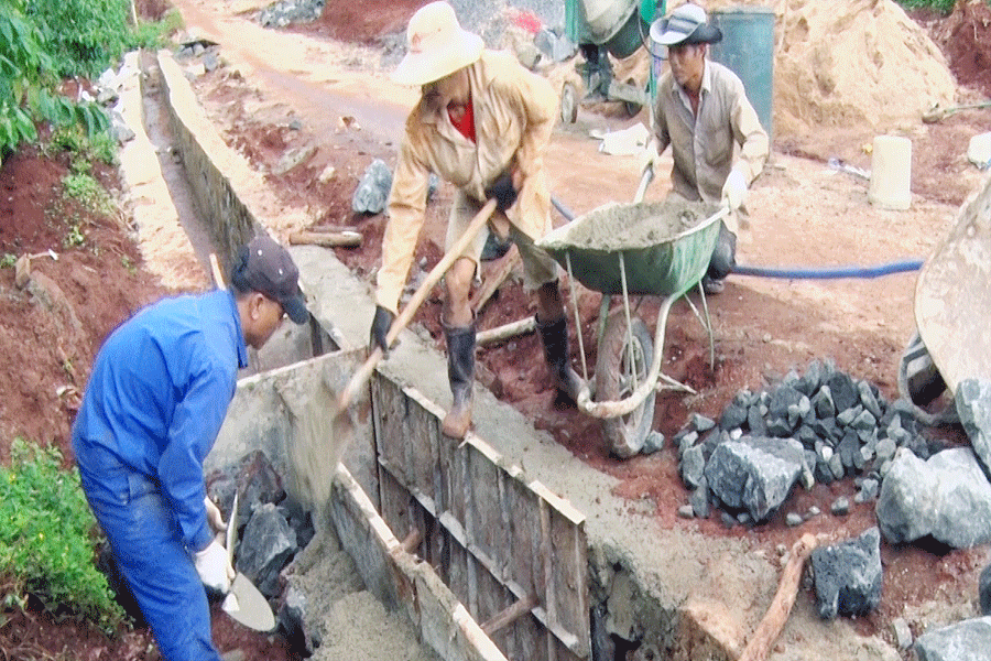 Tuyến đường Tuệ Tĩnh nối dài đang được khẩn trương thi công. Ảnh: T.X Tuyến đường Tuệ Tĩnh nối dài đang được khẩn trương thi công. Ảnh: T.X