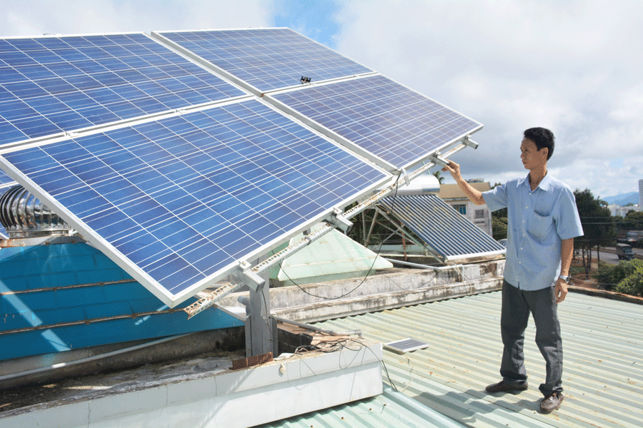 Một bộ thiết bị điện năng lượng mặt trời. Ảnh: T.T