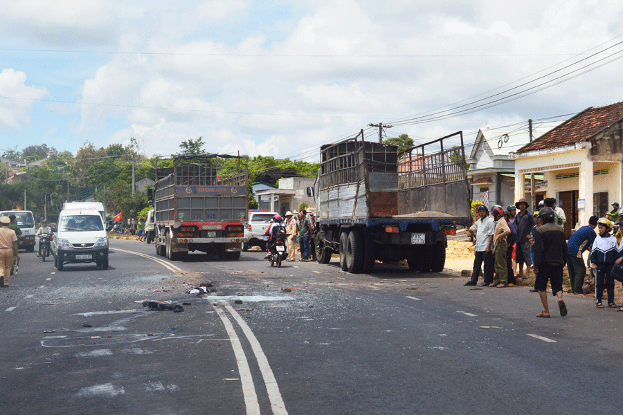 Hiện trường vụ tai nạn giao thông hôm 18-3 ở Mang Yang. Ảnh: N.G Hiện trường vụ tai nạn giao thông hôm 18-3 ở Mang Yang. Ảnh: N.G