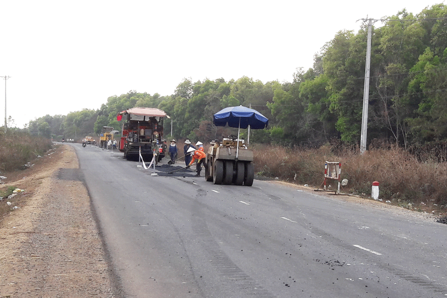 Công tác giải ngân các công trình duy tu sửa chữa được chú trọng. Ảnh: Đỗ Hằng