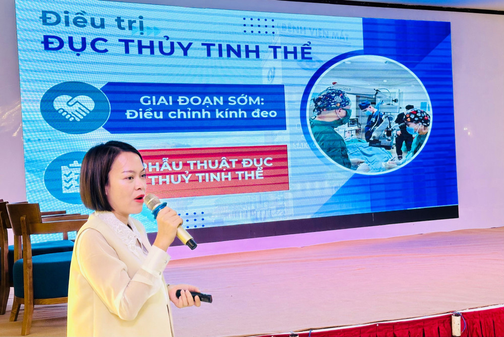Thạc sĩ, bác sĩ Nguyễn Thị Thanh Phượng-Giám đốc chuyên môn Bệnh viện Mắt Quốc tế Sài Gòn-Gia Lai trình bày chuyên đề: Bệnh lý Đục thủy tinh thể ở người cao tuổi. Ảnh: Như Nguyện z6388698156361-cc11a6b79fd56f815864ba76e5028d7e.jpg