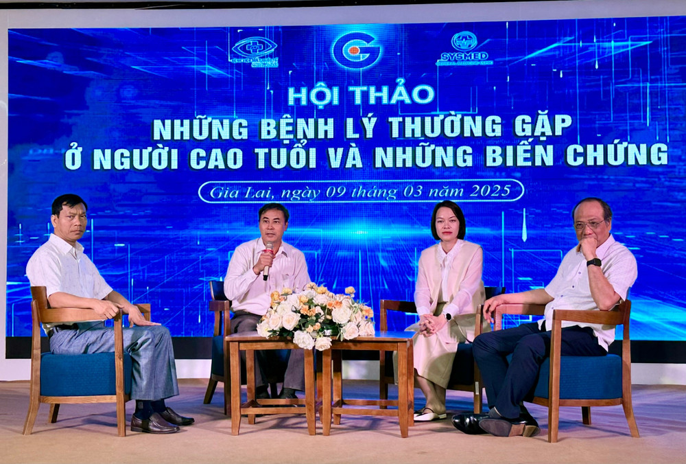 Quang cảnh hội thảo các bệnh lý thường gặp ở người cao tuổi và biến chứng nguy hiểm do Bệnh viện Mắt Quốc tế Sài Gòn-Gia Lai tổ chức. Ảnh: Như Nguyện z6388698212727-8b327a5a3d5e4c9c925066b3442163d6.jpg
