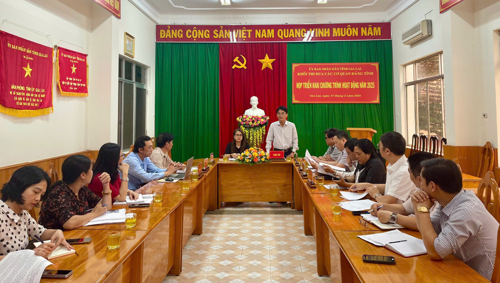 Các đơn vị trong Khối thi đua các cơ quan Đảng tỉnh họp triển khai chương trình hoạt động năm 2025. Ảnh: A.H z6414995201857-dc5d2ffb14fee0ab92b85a17c47ba741.jpg