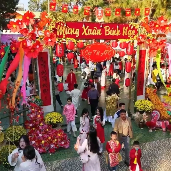 Lớp học không tường: Tết từ sân trường -Xuân từ trái tim