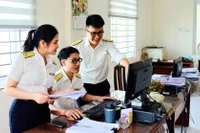 Cơ quan Thuế tỉnh tiếp nhận và xử lý thông tin liên quan đến quy trình, thủ tục hành chính thuế trên môi trường điện tử. Ảnh: Tiến Sỹ